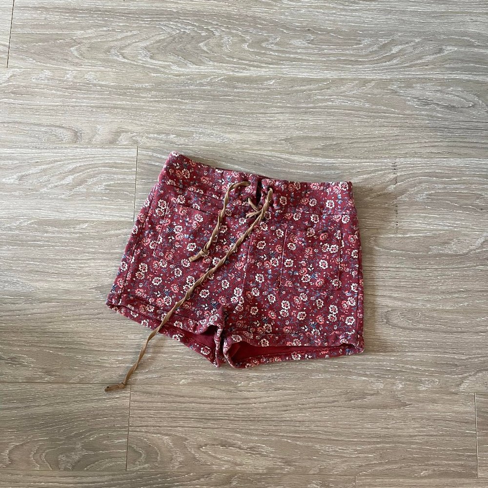 Hollister red floral pants (M)